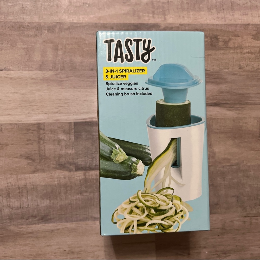 Tasty 3-In-1 Spiralizer & Juicer New in Box